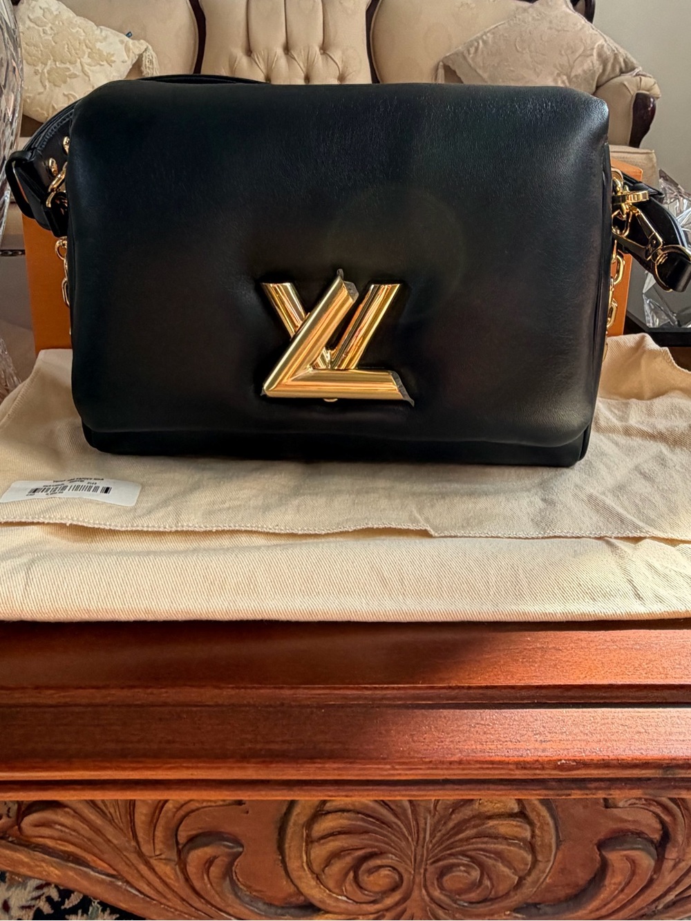 Louis Vuitton Twist MM Padded Noir Bag - Brand New Never worn